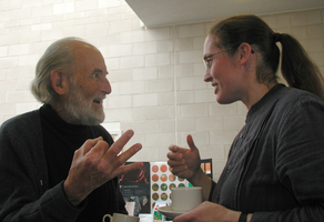 Herb to Hinke: I got my degree and the next day I got my comission as an Ensign in the Navy, and the next day I got my Georgia peach! (March 24 2005, photographer Bernd Krauskopf)